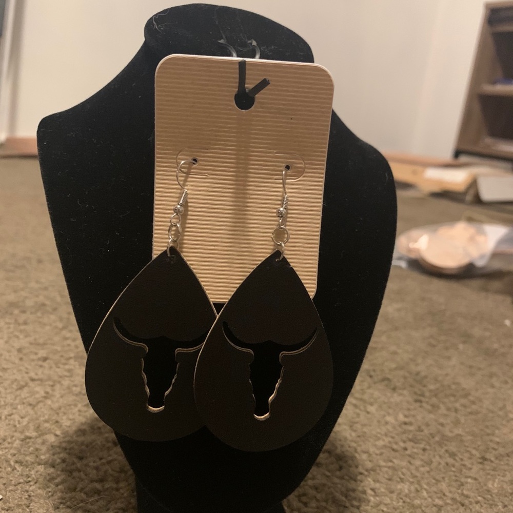 Earrings - Picture 2 of 4